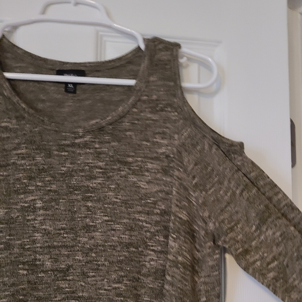 Cold-Shoulder Sweater - Picture 2 of 4